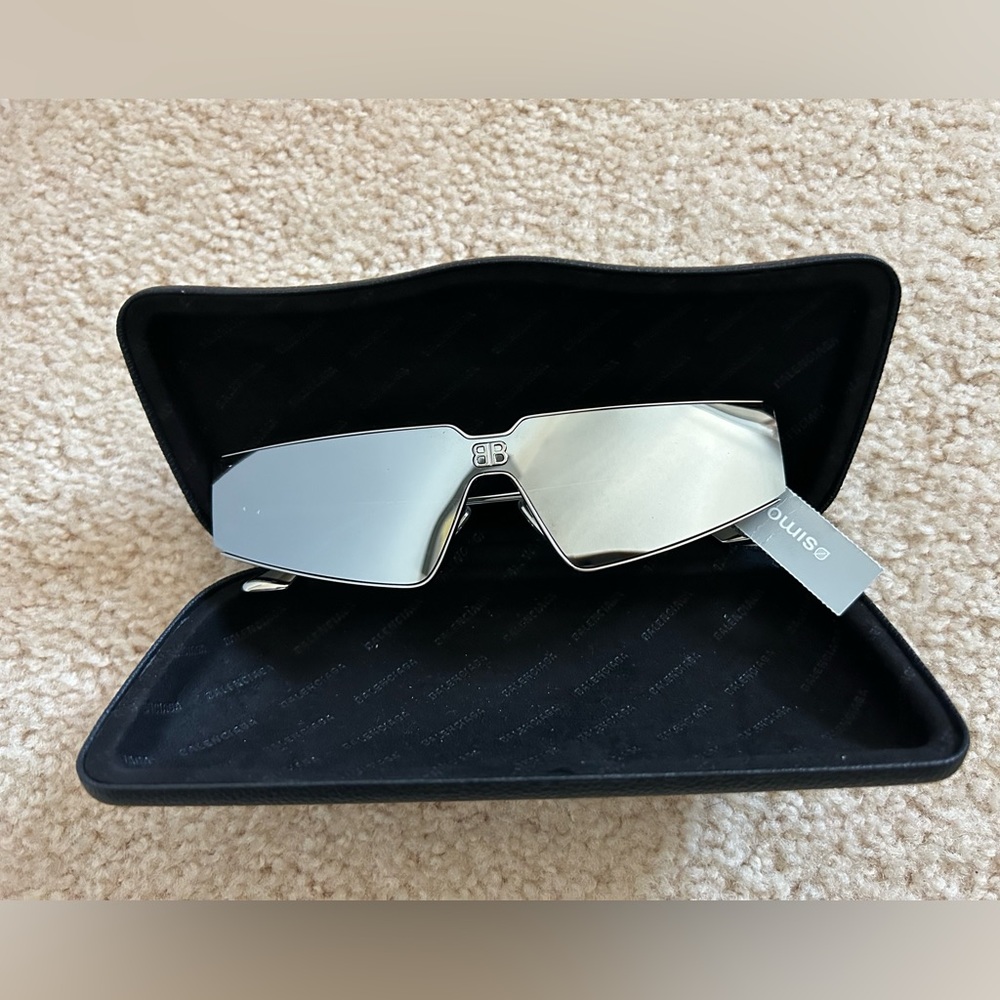 Balenciaga sunglasses brand new with the tag on it